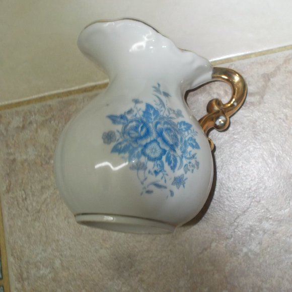 Gorgeous vintage floral vase with gold trim - Picture 5 of 7